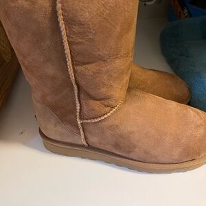 Short Ugg boots